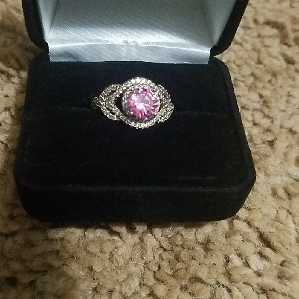Pink ring - Picture 1 of 5